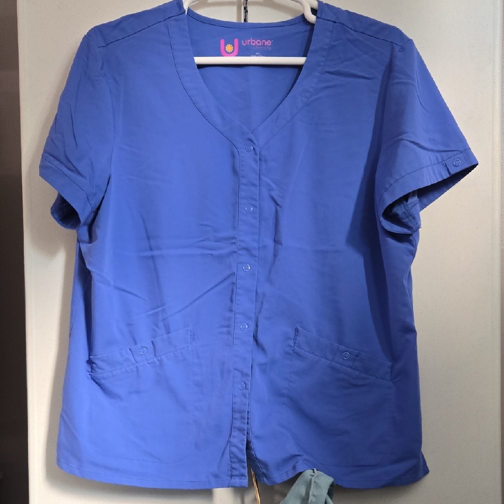 Urbane Women's Snap Front Scrub Top